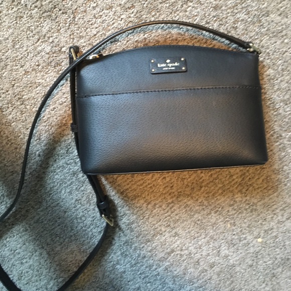 kate spade Handbags - Kate Spade Purse (NEVER USED!!!!)